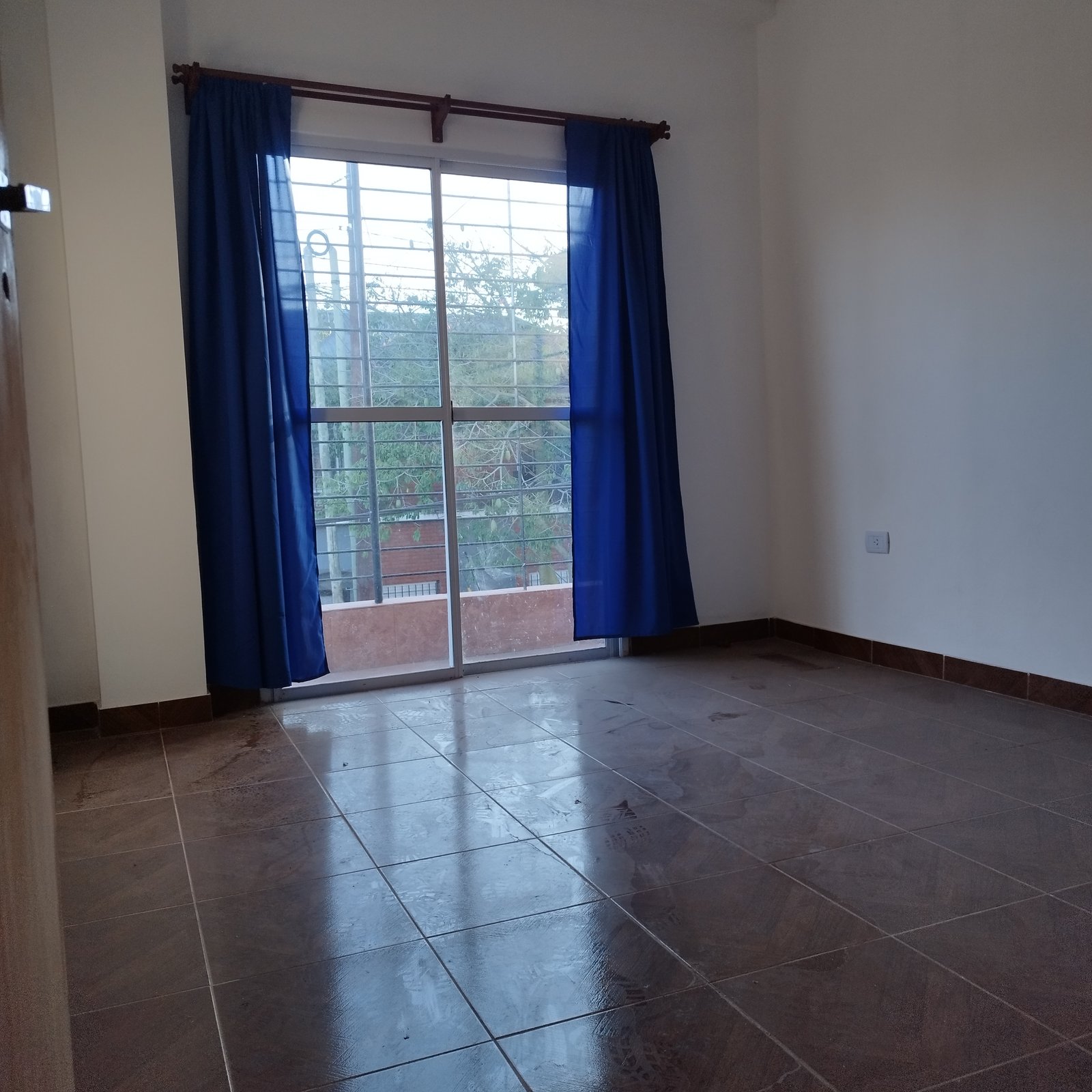 DEPARTAMENTO A MTS DE 844