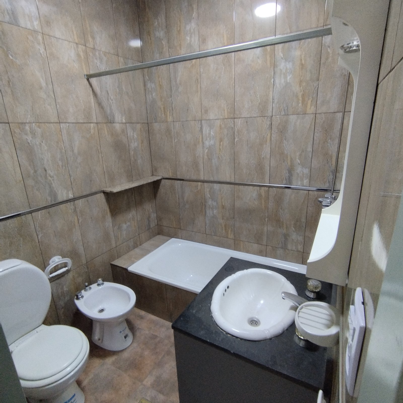 DEPARTAMENTO A MTS DE 844