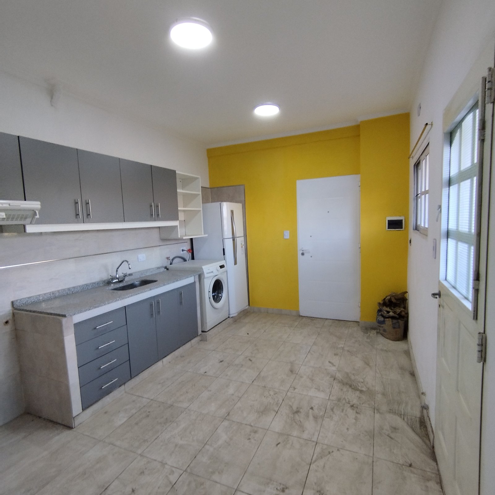 DEPARTAMENTO A MTS DE 844