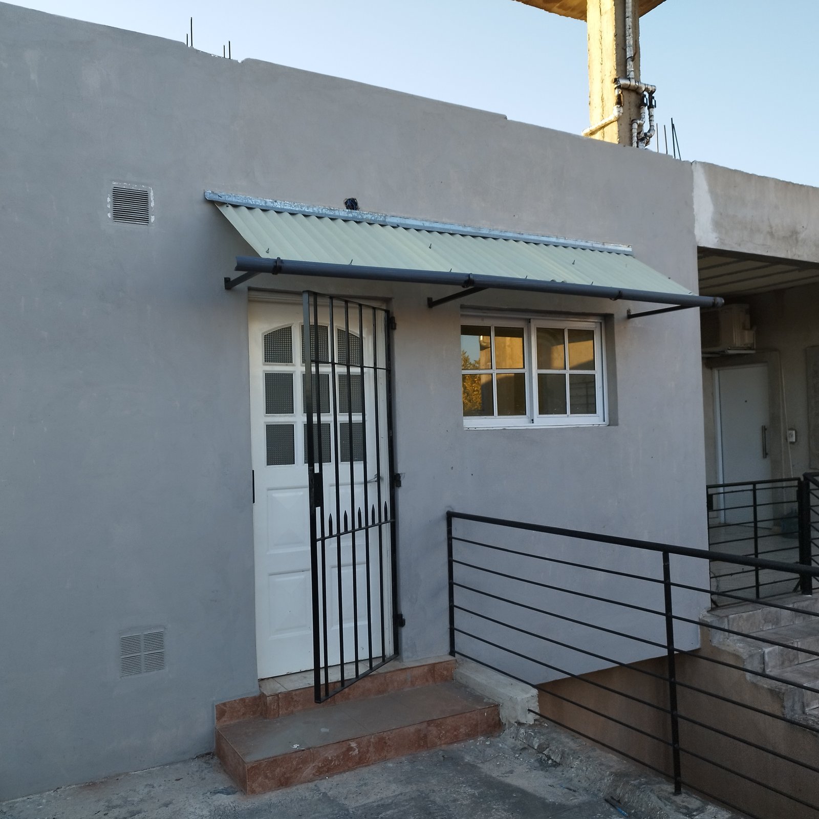 DEPARTAMENTO A MTS DE 844