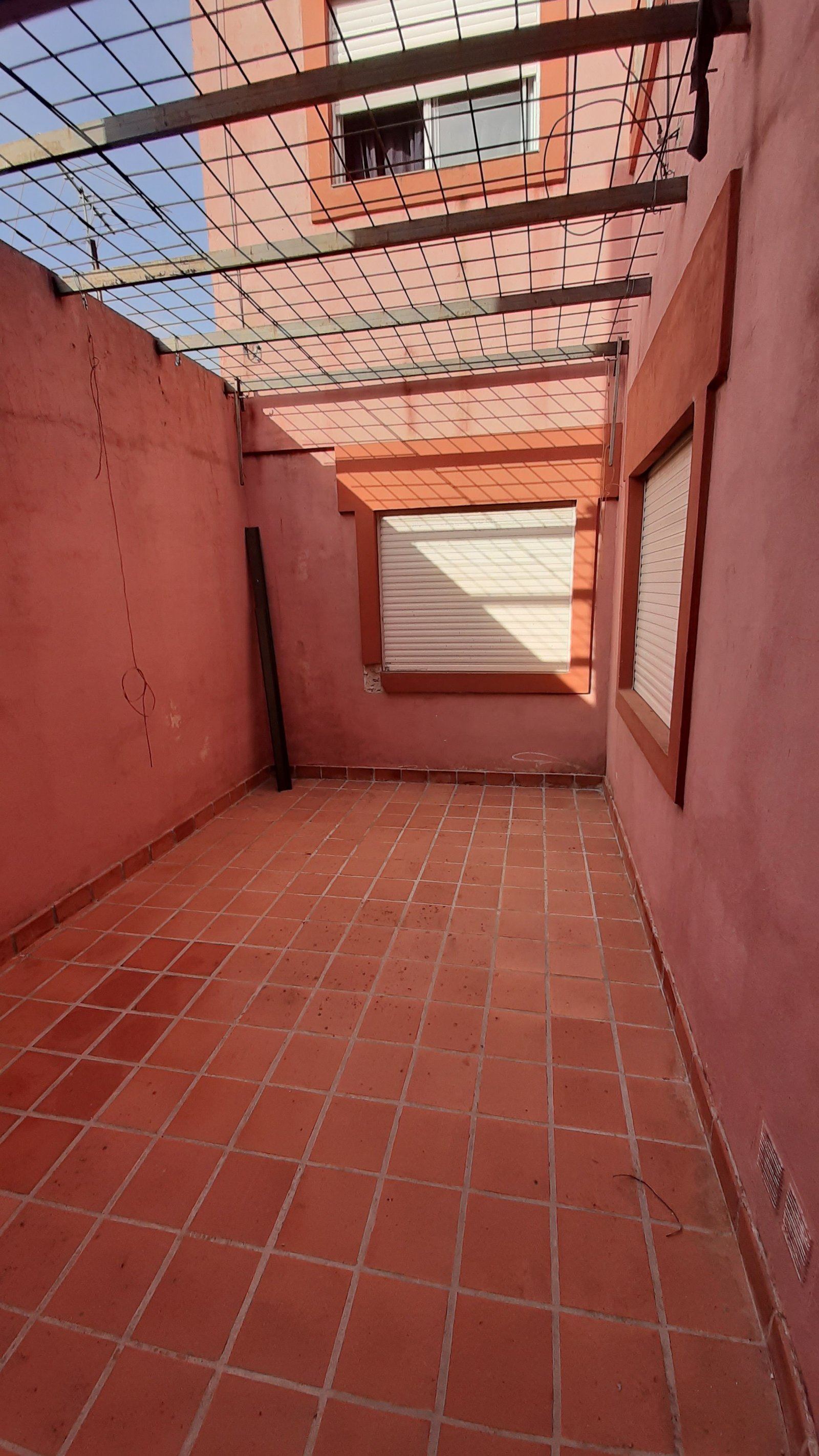 DEPARTAMENTO CENTRICO CON 2 HABITACIONES