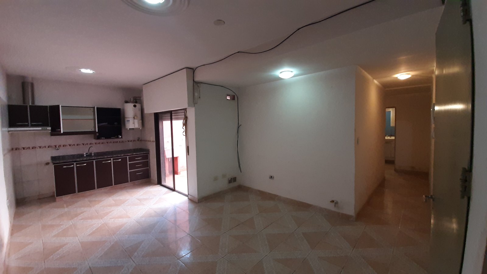 DEPARTAMENTO CENTRICO CON 2 HABITACIONES