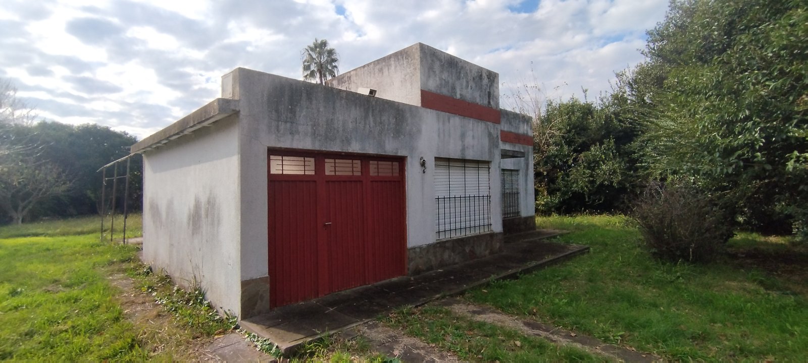 Propiedad con Amplio Terreno a Reciclar