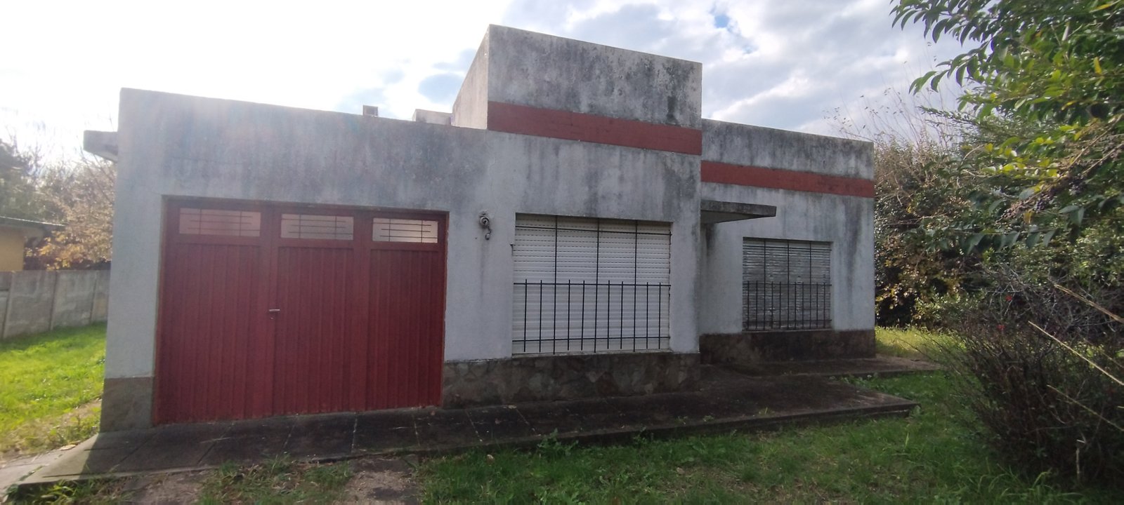 Propiedad con Amplio Terreno a Reciclar