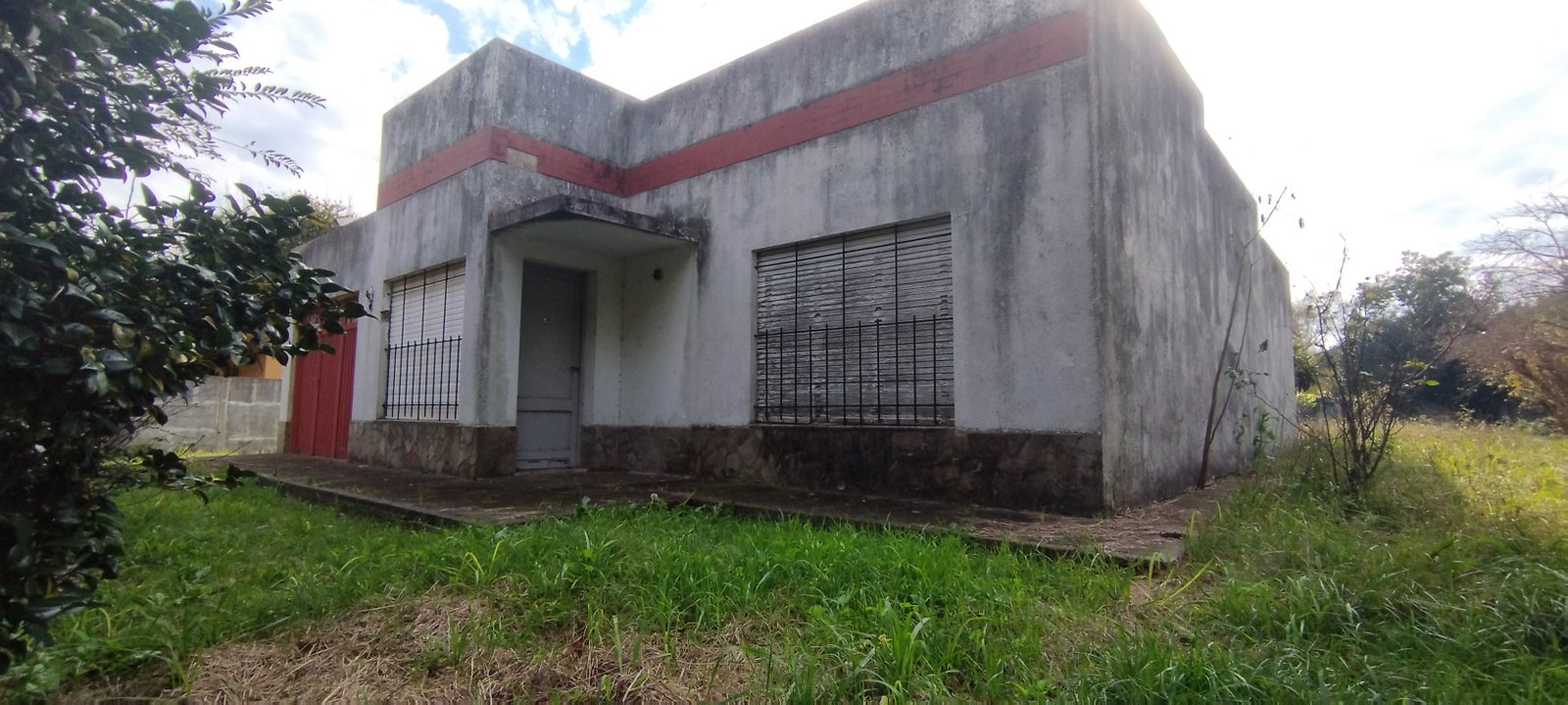 Propiedad con Amplio Terreno a Reciclar