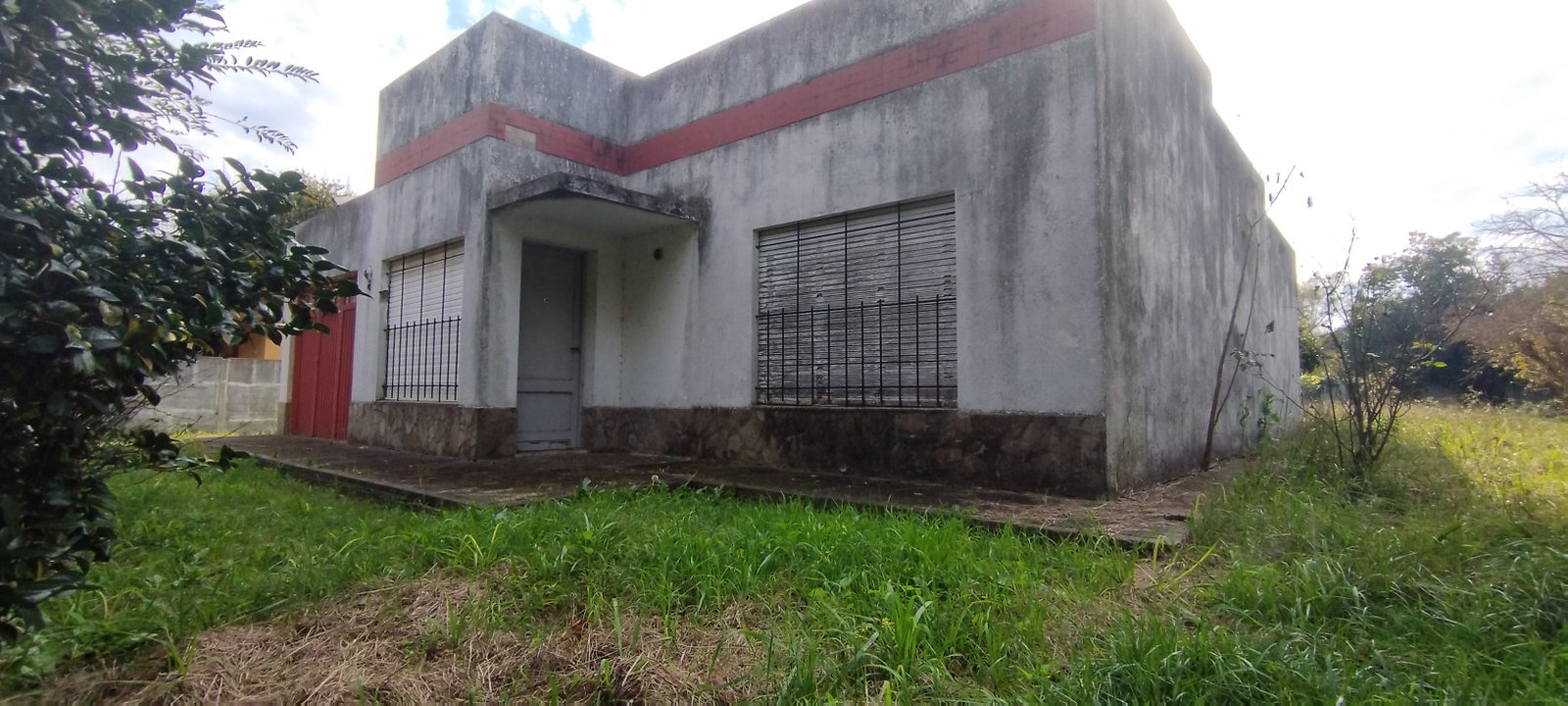 Propiedad con Amplio Terreno a Reciclar