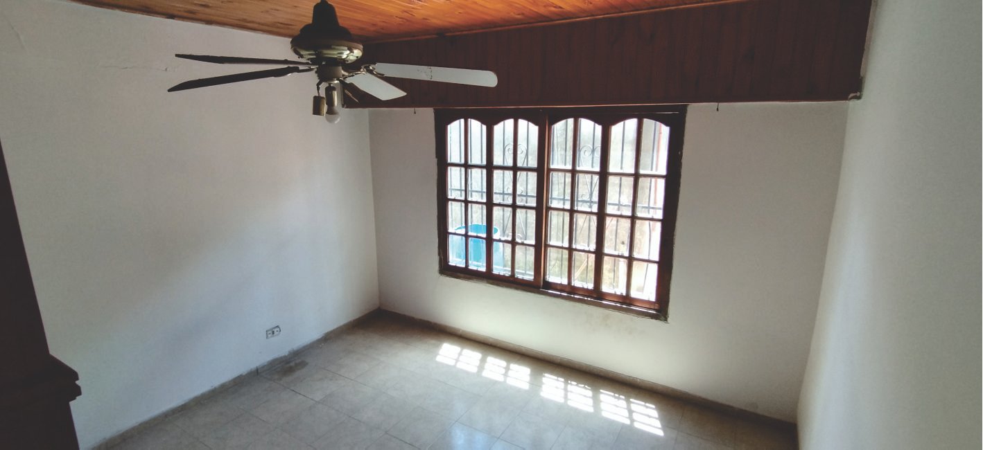 AMPLIA CASA en 836 al 2300