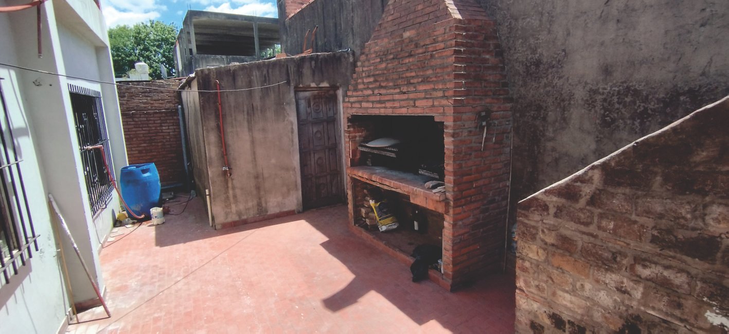 AMPLIA CASA en 836 al 2300