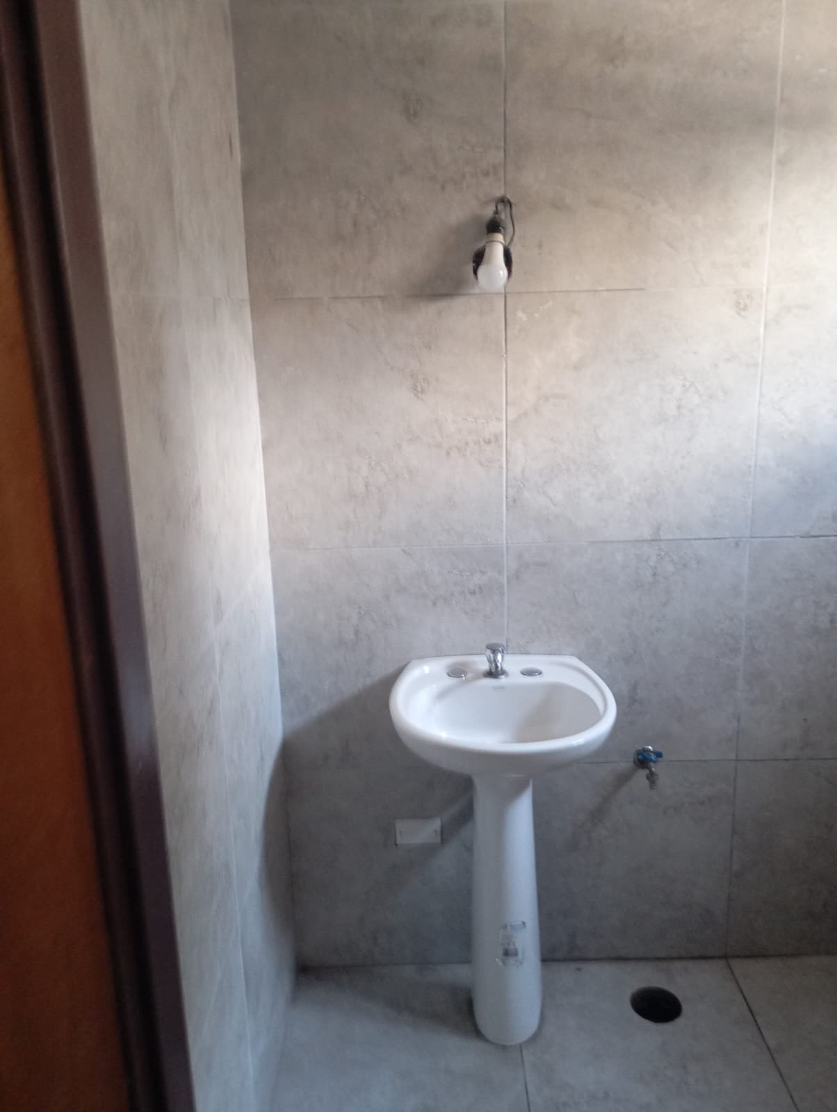 Local en Calle 843 entre 898 y Donato Álvarez